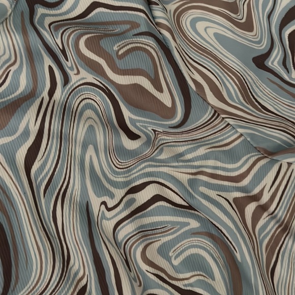 Like New sweater vest and crop top set - Picture 5 of 5